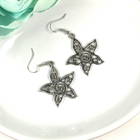 Hollow Flower Dangle Earrings - Picture 6 of 6